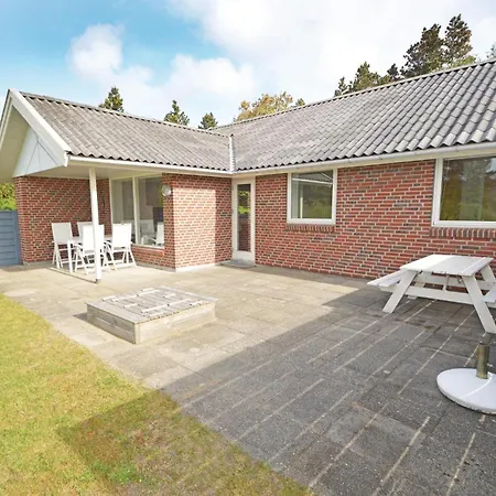 Stunning In With Kitchen Blåvand