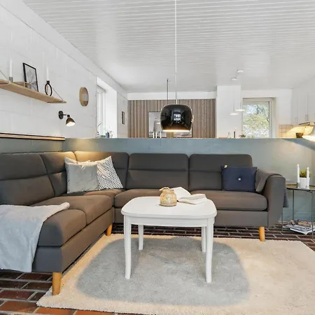Ferienhaus Stunning In With Kitchen *