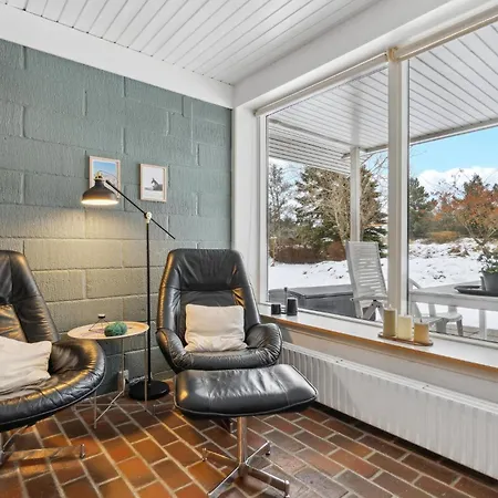 Stunning In With Kitchen Blåvand